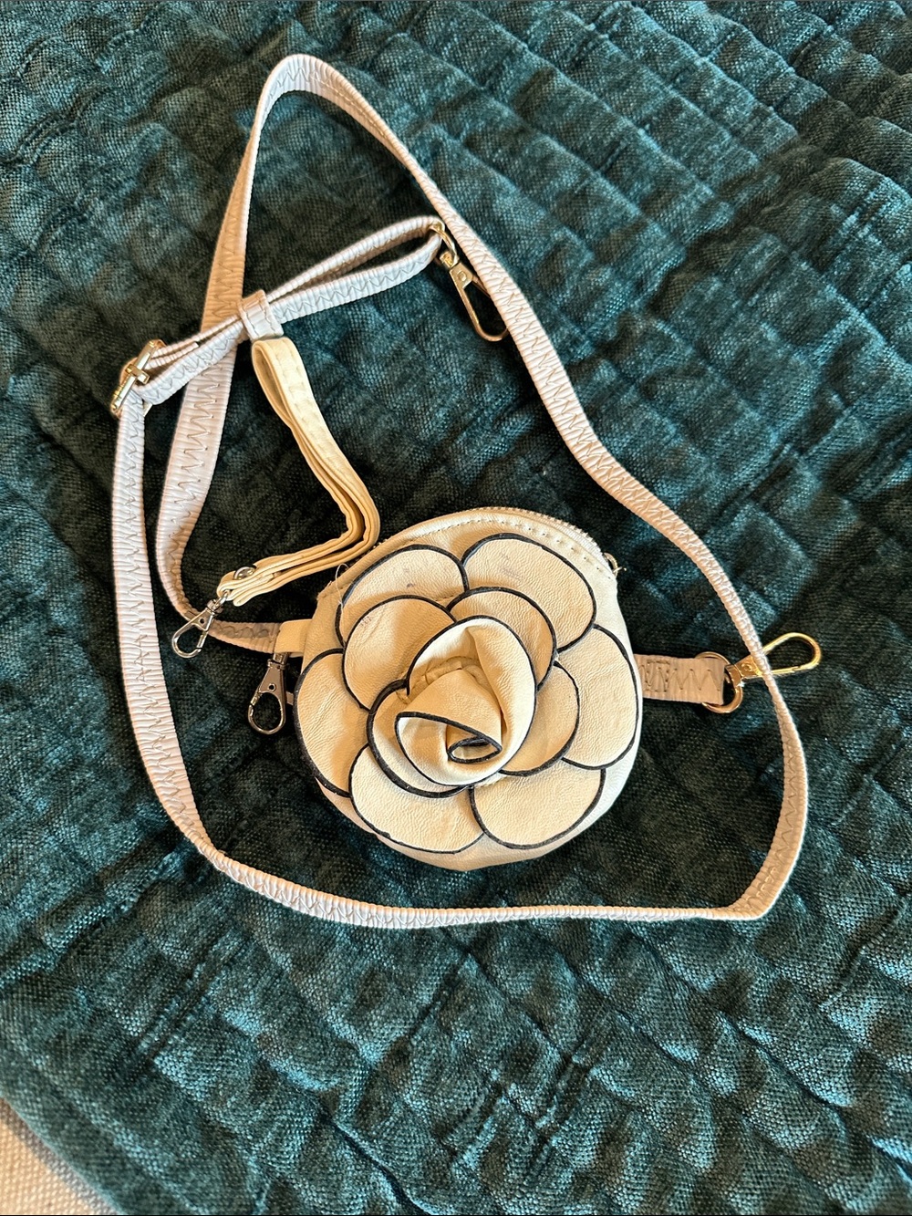 Floral Round Crossbody Coin purse in Cream - Women's Shoulder Bag